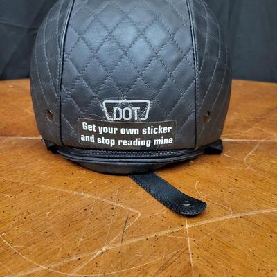 Motorcycle:1 Medium helmet with Zipper cover;