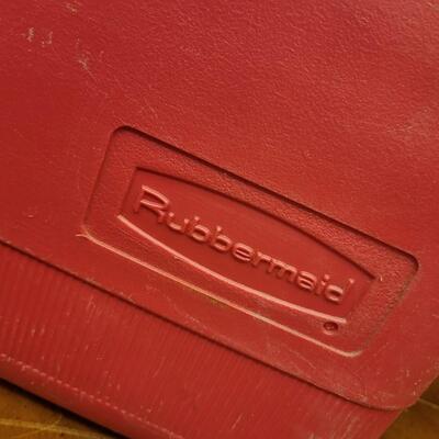 :1 Rubbermaid Red Cooler, white lid;