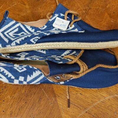 Shoes:2 Size 8 Sandals; Size M tie up shoes;