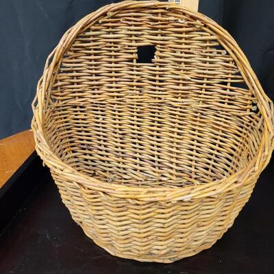 Decor:3 Large black tray; hanging basket; hanging organizer;