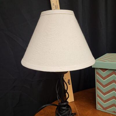 Decor:Box Lot Stacking boxes, shadow box, lamp, rug;