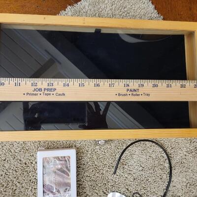 Decor:Box Lot Stacking boxes, shadow box, lamp, rug;