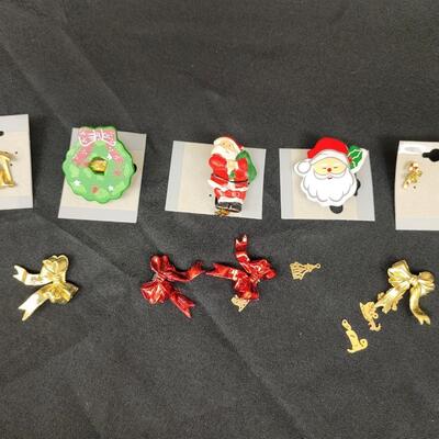Jewelry:6 Christmas Pins and earrings;