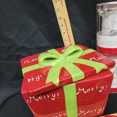 Christmas:Box Lot Merry Christmas Cookie jar; Lights, 2 Santa candle holders, misc;