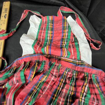 Kitchen:Box Lot Apron, plastic serving ware, measuring spoons,;
