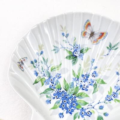 LIMOGES FRANCE FLOWER & BUTTERFLY SEASHELL DISH