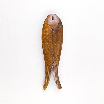 VINTAGE WOODEN FISH NUTCRACKER