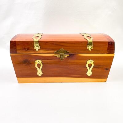 10.5â€ CEDAR WOOD CHEST - LOCKABLE