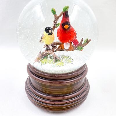 CARDINAL & CHICKADEE MUSICAL SNOW GLOBE - PLAYS