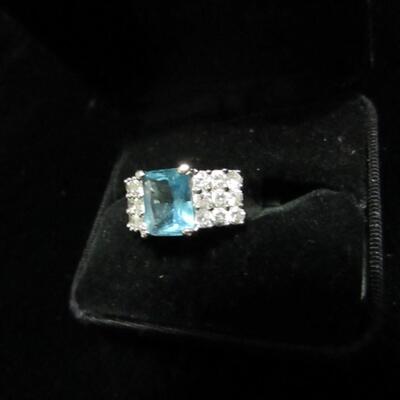 LOT 59  LADIES STERLING RING WITH TEAL STONE