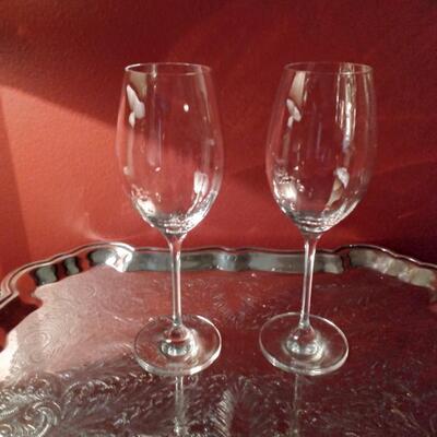 Set Of Oneida Wine Glasses