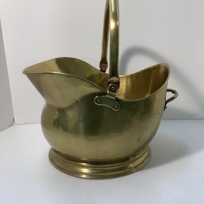 231  Vintage Brass  Scuttle, England