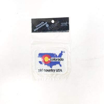 COLORADO â€œSKI COUNTRY USAâ€ SOUVENIR BADGE / PATCH