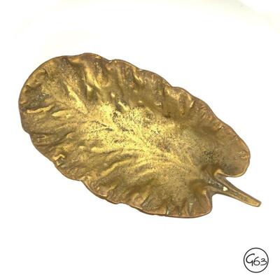 2 Vintage VA Metalcrafters Brass Leaf Trinket Dishes