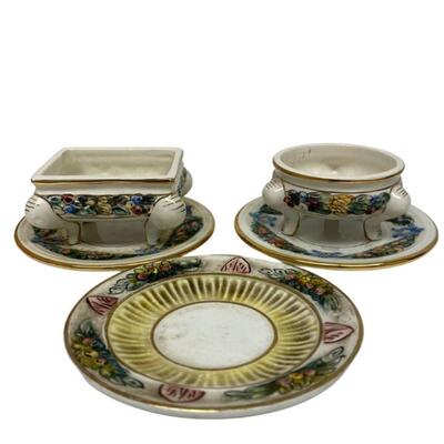 Grouping of 5 Capodimonte Porcelain Items