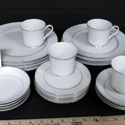 Vintage Lovelace Crown Victoria Fine China, Service For Four