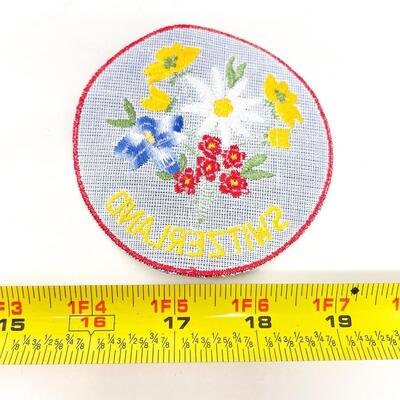 LARGE ROUND SWITZERLAND WILDFLOWER SOUVENIR BADGE/PATCH #1