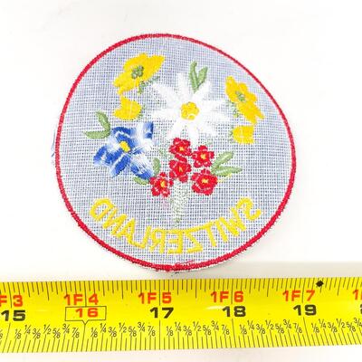 LARGE ROUND SWITZERLAND WILDFLOWER SOUVENIR BADGE/PATCH #2