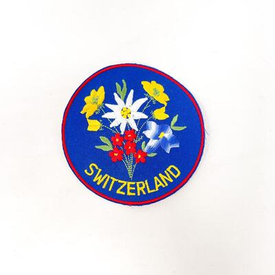 LARGE ROUND SWITZERLAND WILDFLOWER SOUVENIR BADGE/PATCH #2