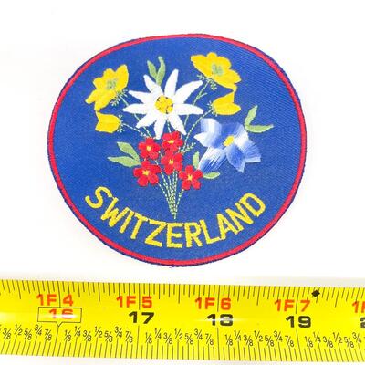 LARGE ROUND SWITZERLAND WILDFLOWER SOUVENIR BADGE/PATCH #3
