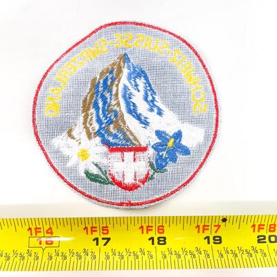 LARGE ROUND â€œSCHWEIZE-SUISSE-SWITZERLANDâ€ SOUVENIR BADGE/PATCH