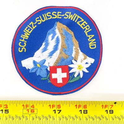 LARGE ROUND â€œSCHWEIZE-SUISSE-SWITZERLANDâ€ SOUVENIR BADGE/PATCH