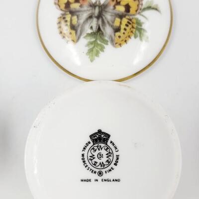 LOT OF 3 CHINA TRINKET BOXES INCLUDING ROYAL WORCESTER