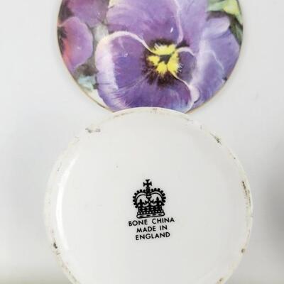 LOT OF 3 CHINA TRINKET BOXES INCLUDING ROYAL WORCESTER