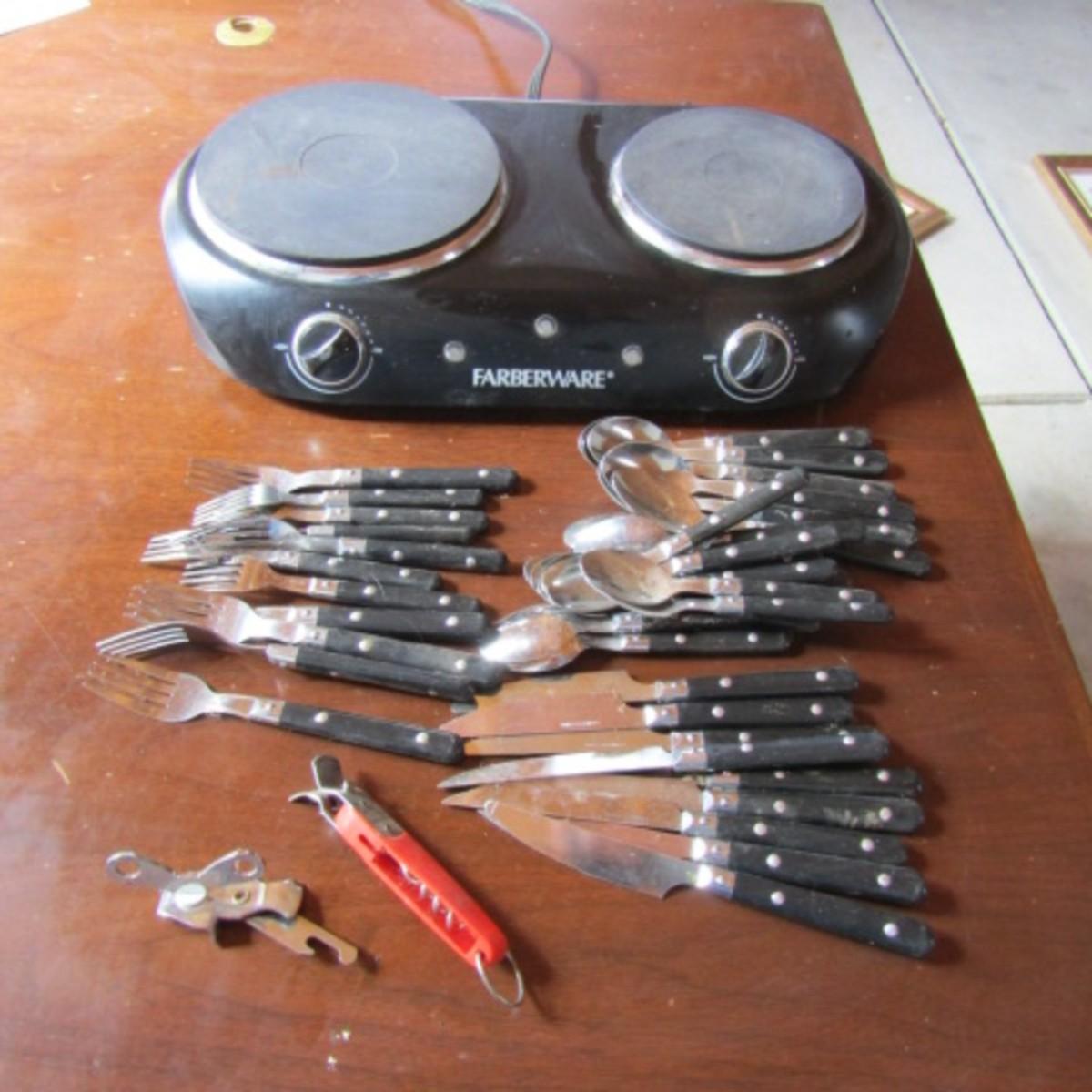 LOT 36 FARBERWARE COOKTOP AND PARTIAL SET OF FLATWARE (W)