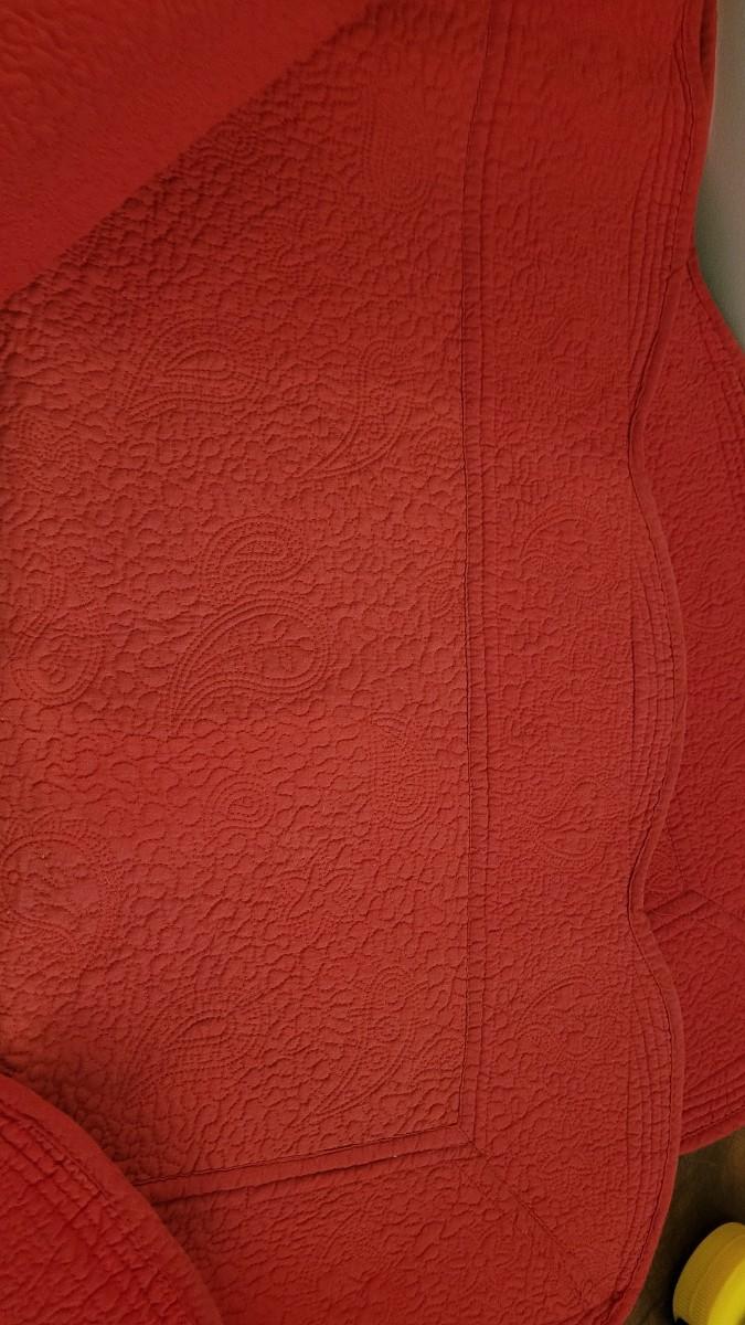 Lot 210 Red Quilted Throw Blanket