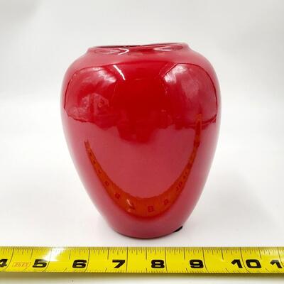 MAURICE CERAMIC RED VASE