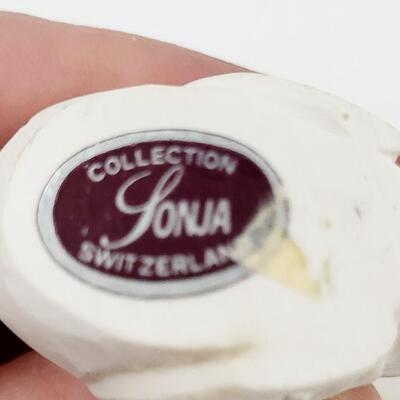SONJE SWITZERLAND SMALL CHICKEN COLLECTABLE