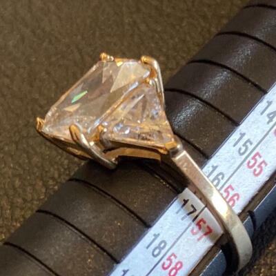 14k Gold Ring with CZ Square Diamond Stones Size 7.5