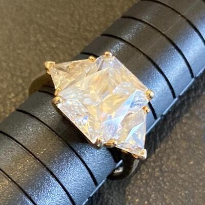 14k Gold Ring with CZ Square Diamond Stones Size 7.5