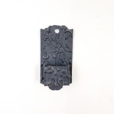 SMALL CAST IRON WALL DECOR