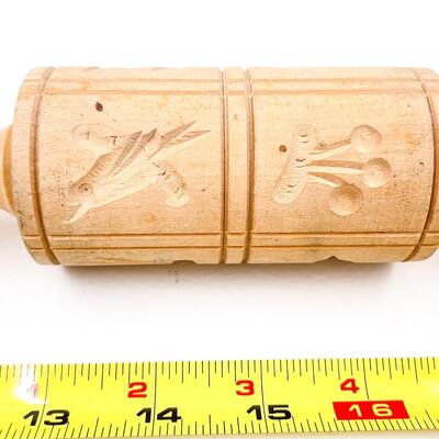 SMALL WOODEN SPRINGERLE ROLLING PIN