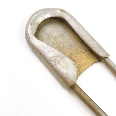 VINTAGE EXTRA LARGE METAL SAFETY PIN