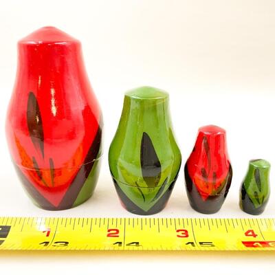 HAND-PAINTED MATRYOSHKA DOLLS SET