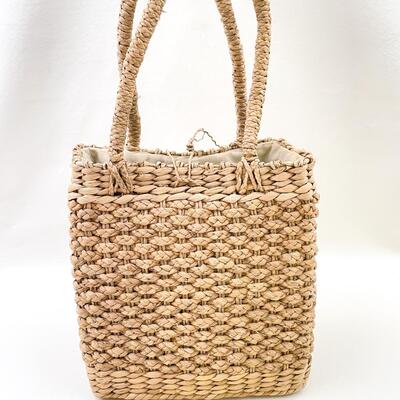 SMALL WOVEN JUTE HANDBAG