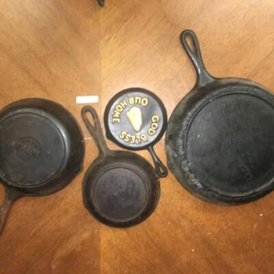 : 4 graduated Cast Iron Skillets;