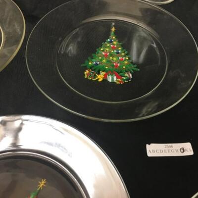 : Box Lot Christmas: 8 plates, 6 glasses;