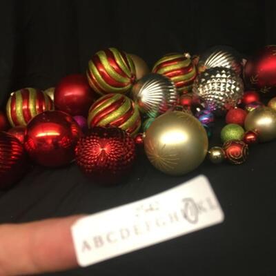 : Box Lot Christmas: red gold silver ornaments;