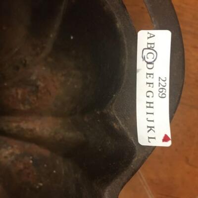 : Cast Iron Bunt Cake Pan;