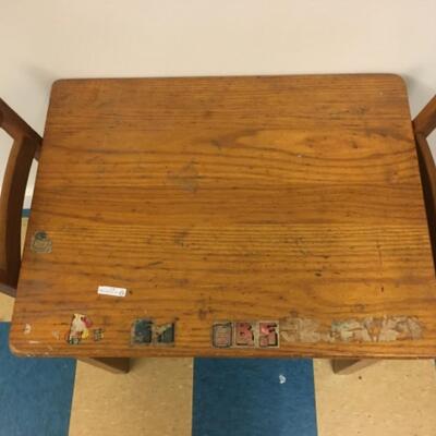 : Childrens table and 2 chairs;