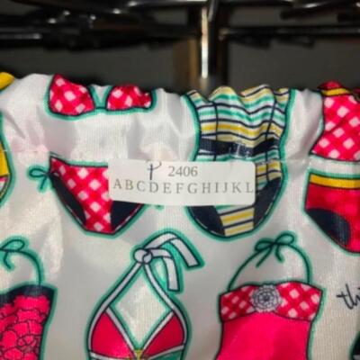 Purses / hangbags: Swimsuit string bag; red & white zipper pouch (Staff Note: CBWLN);