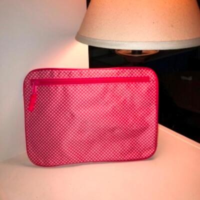 Purses / hangbags: Swimsuit string bag; red & white zipper pouch (Staff Note: CBWLN);