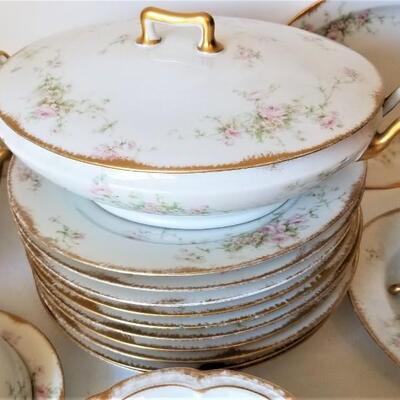 Lot #117   Large Havilland Limoges Antique China Dinner Service