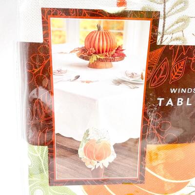 WINDSOR FIELDS AUTUMN TABLECLOTH - 60â€ X 84â€