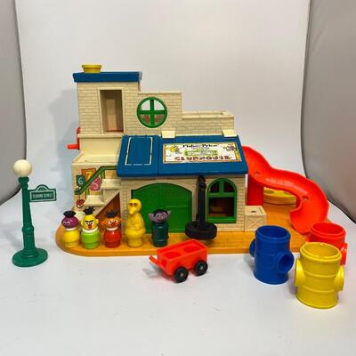 Fisher Price Little Clubhouse Play Set #937 | EstateSales.org