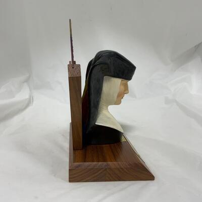 [137] Bust of Sister M.I. Hummel | TMK-5